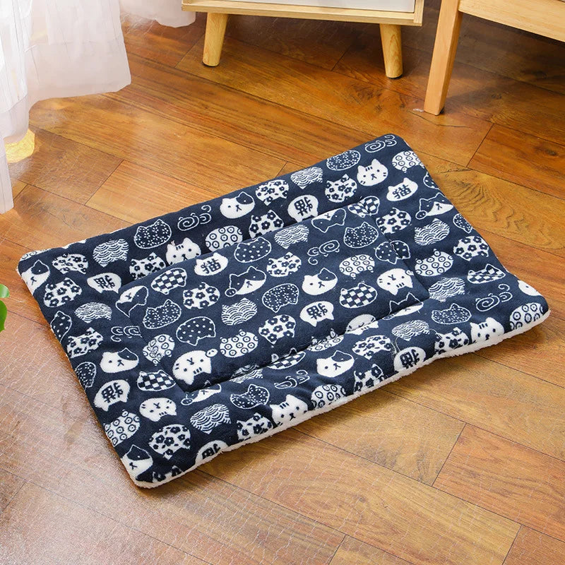 Double-Sided Plush Pet Mat – Warm & Skin-Friendly Cushion for Dogs & Cats
