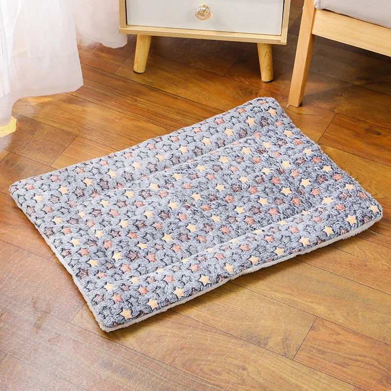 Double-Sided Plush Pet Mat – Warm & Skin-Friendly Cushion for Dogs & Cats